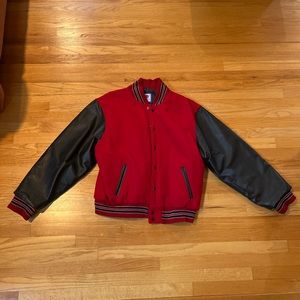 Men’s XL jacket with leather sleeves